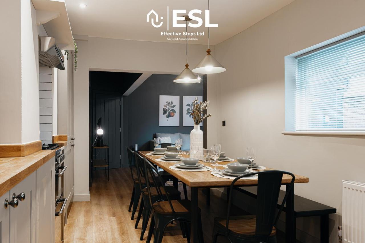 5 Bedroom - 3 Bathroom Townhouse - Perfect For Families & Group * Chester